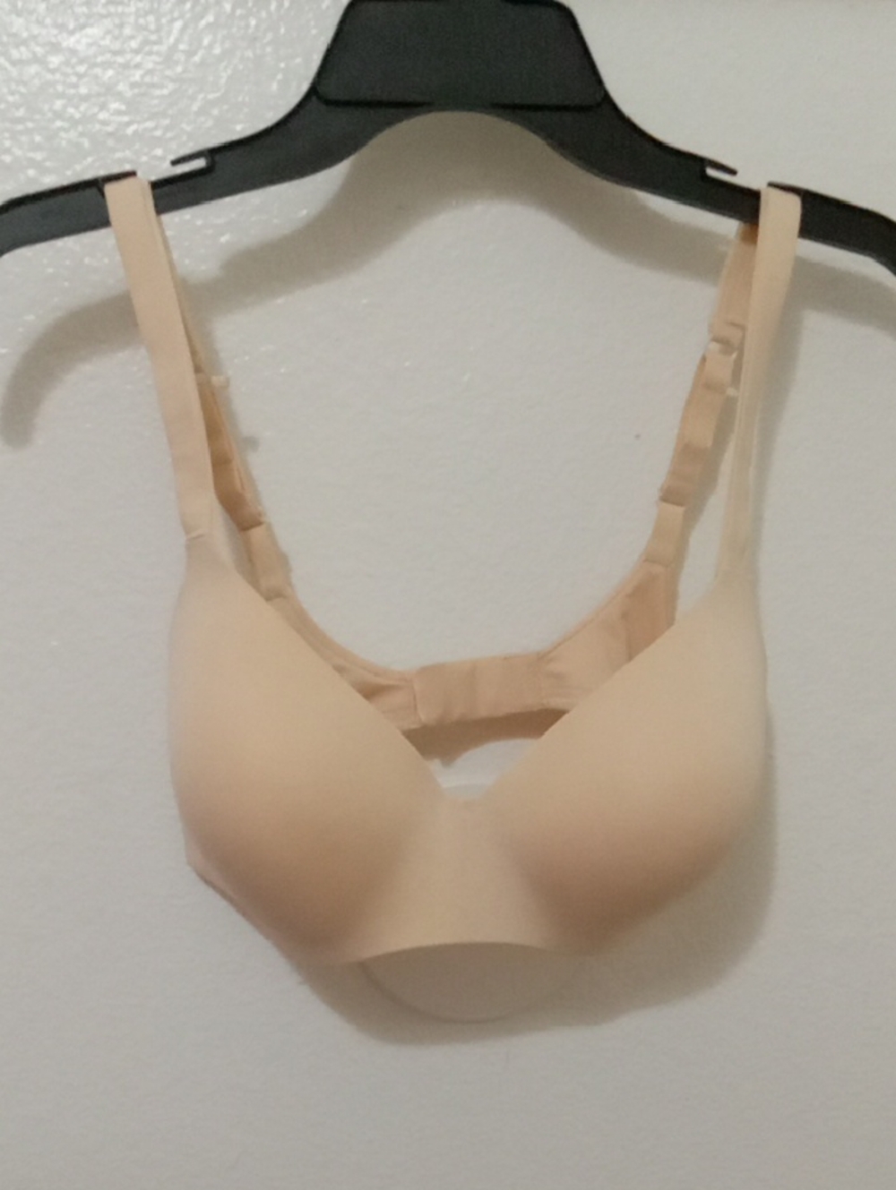Hanes Nude Seamless Molded Full-Coverage Bra